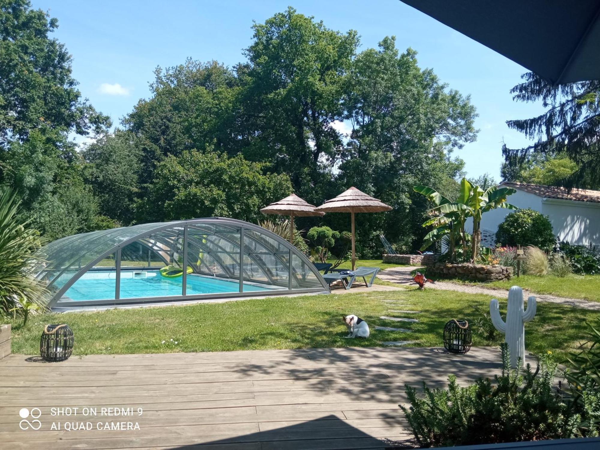 Mas Des Vignes Piscine Chauffee Le Champ-Saint-Pere Exterior foto