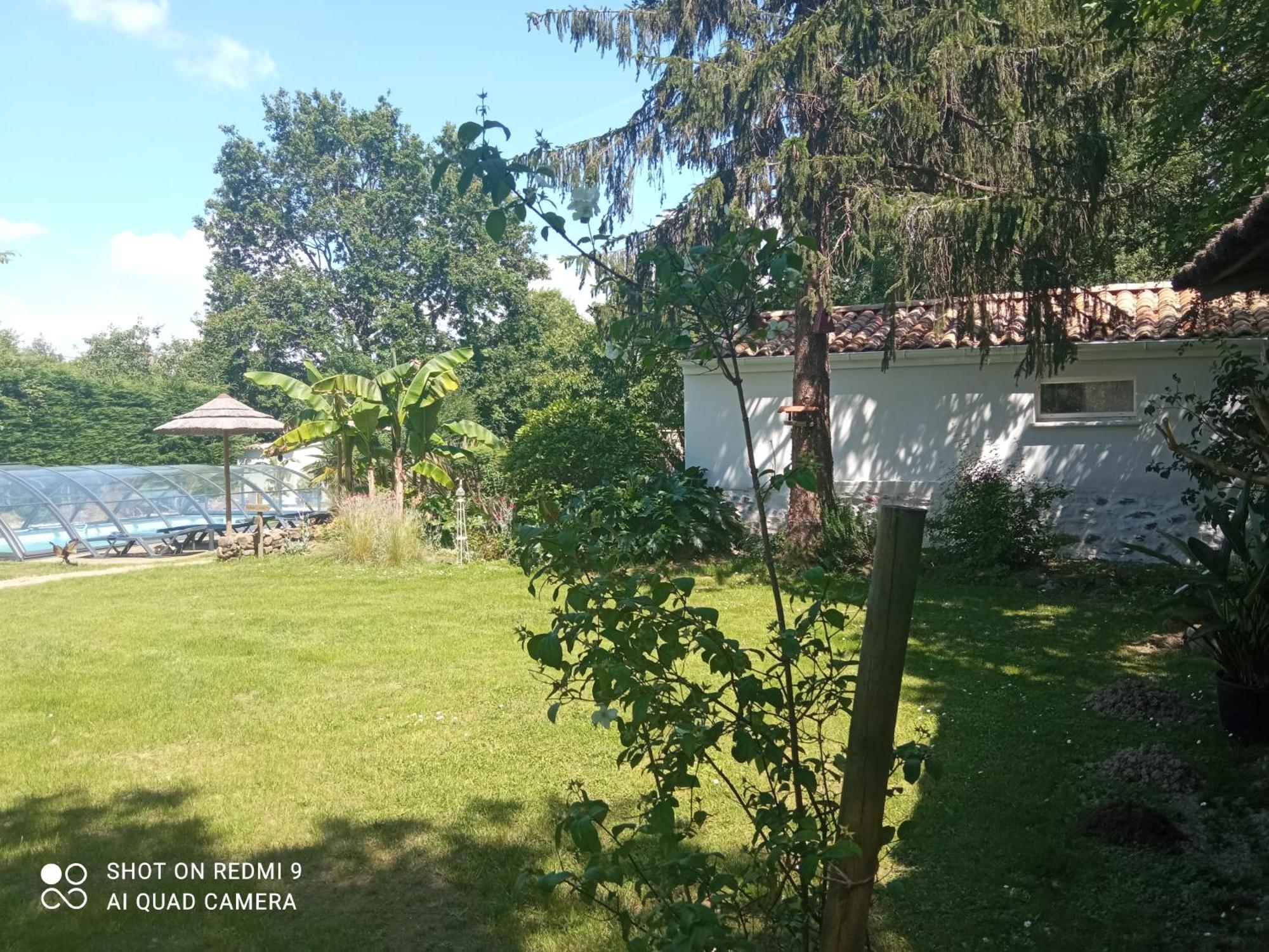 Mas Des Vignes Piscine Chauffee Le Champ-Saint-Pere Exterior foto