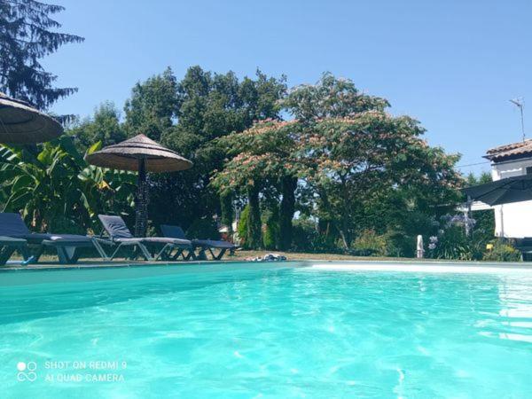 Mas Des Vignes Piscine Chauffee Le Champ-Saint-Pere Exterior foto