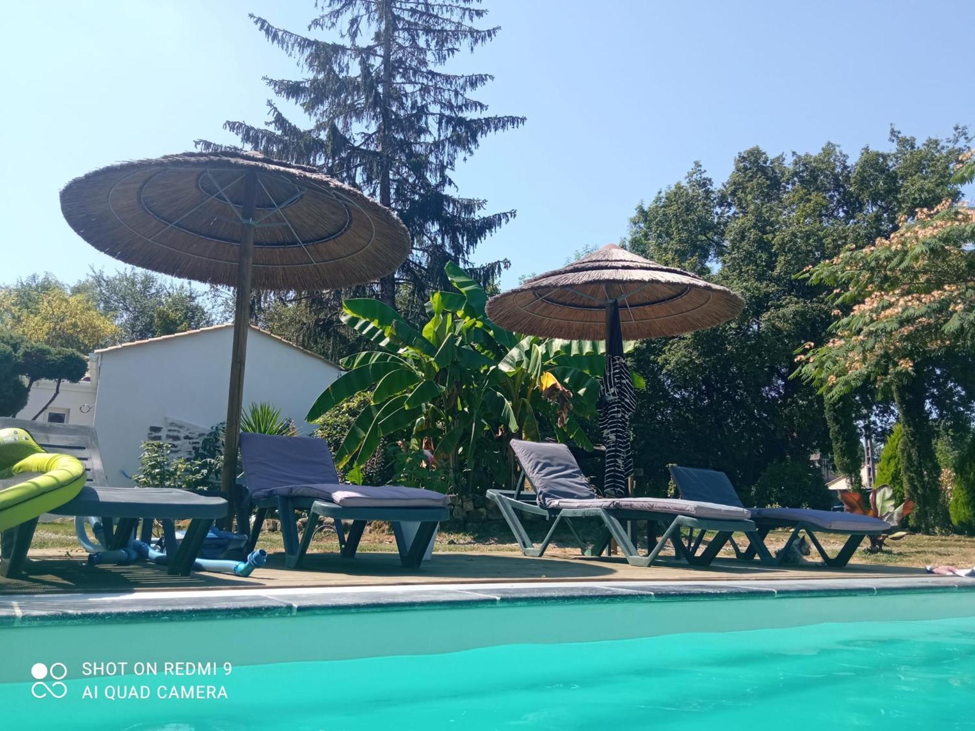 Mas Des Vignes Piscine Chauffee Le Champ-Saint-Pere Exterior foto